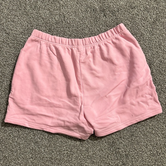 NWT Fabletics Women’s Pink Sweat-shorts - Picture 2 of 4